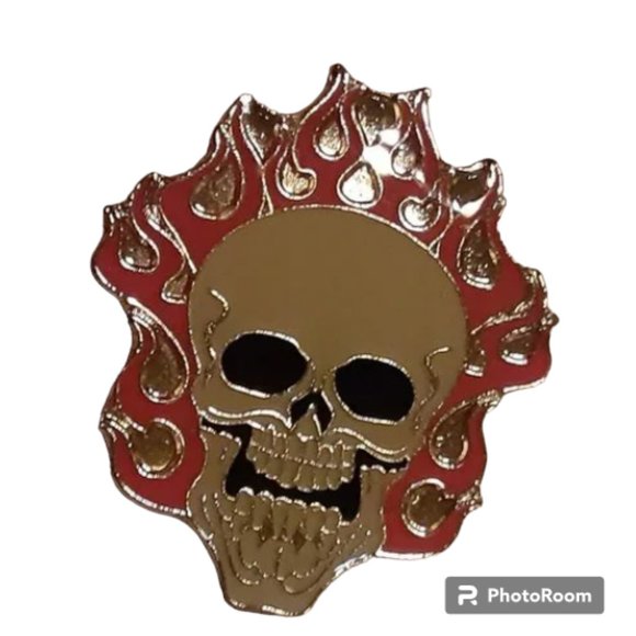 1" White Enameled Skull  Red Flame Crown Lapel Pin - Picture 1 of 4